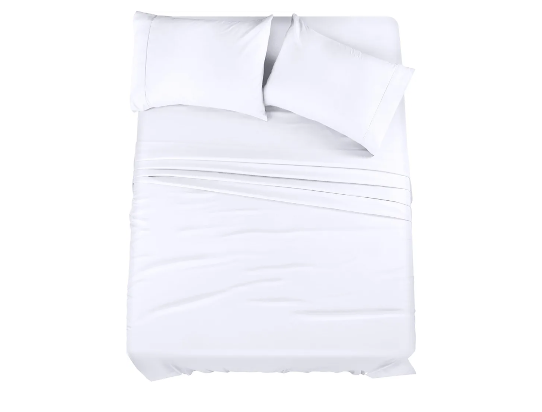 Utopia Bedding Full Sheet Set – 4 Piece Bed Sheets for Full Size Bed, Soft and Breathable Microfiber, Includes 1 Fitted Sheet, 1 Flat Sheet and 2 Pillowcases (White), Size Standard