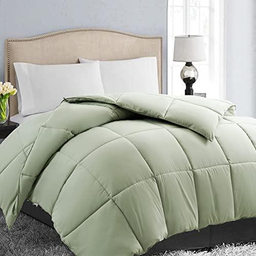 EASELAND King Size Down Alternative Comforter - Quilted Duvet Insert for All Seasons, Soft Lightweight with Corner Tabs, Summer Winter Warm Bedding, Sage Green 90x102 Inches