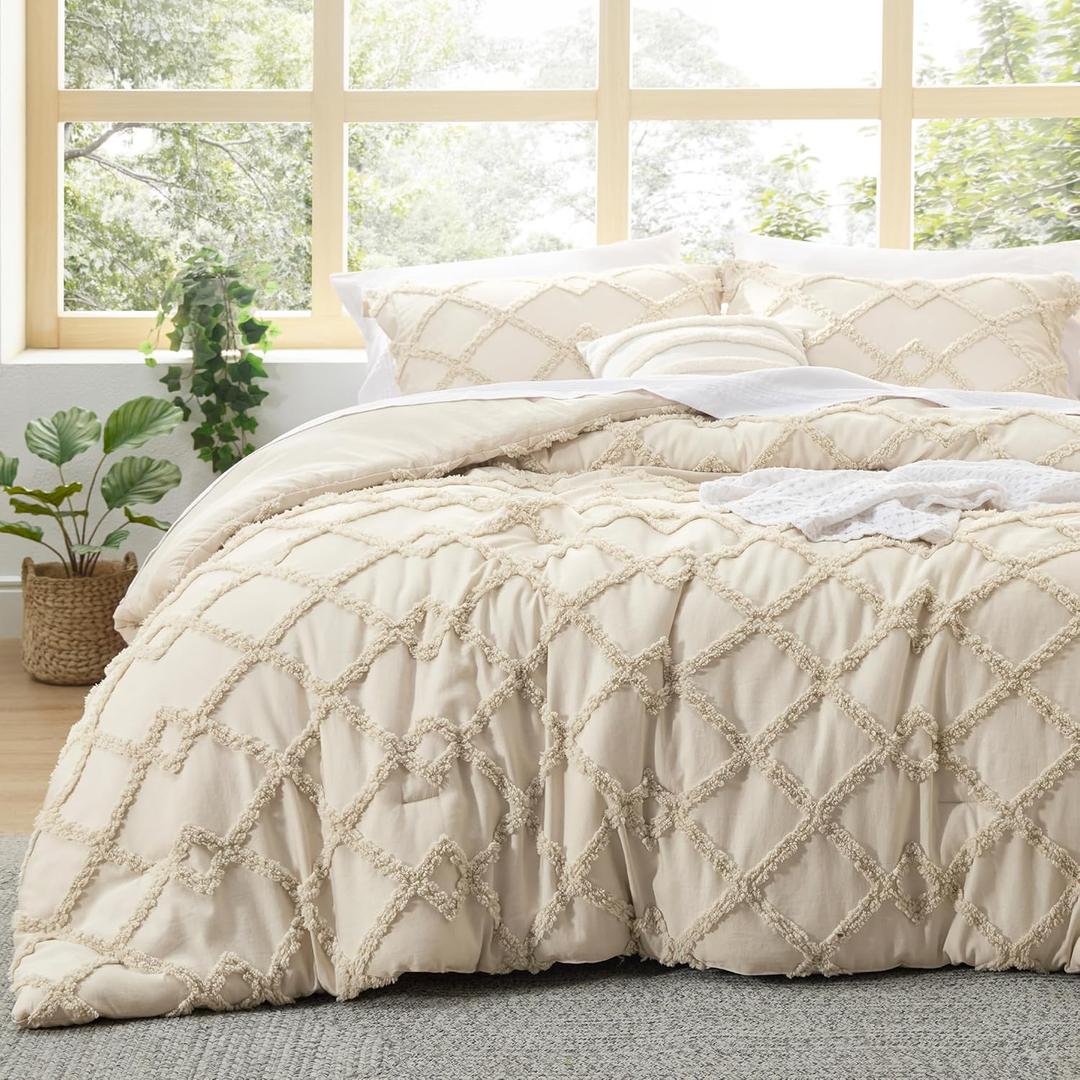 Bedsure Boho Comforter Set Queen - Beige Tufted Queen Size Comforter, 3 Pieces Farmhouse Shabby Chic Embroidery Bed Set, Soft Fluffy Geometric Pattern Bedding for All Seasons (04 - Beige - Diamond Like)
