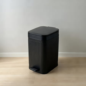 Heavy-Duty Outdoor Trash Can with a Foot Pedal And Lid for Pet Waste, Designed for Easy Use And Effective Odor Control to Maintain a Clean Backyard 2.6 Gallon
