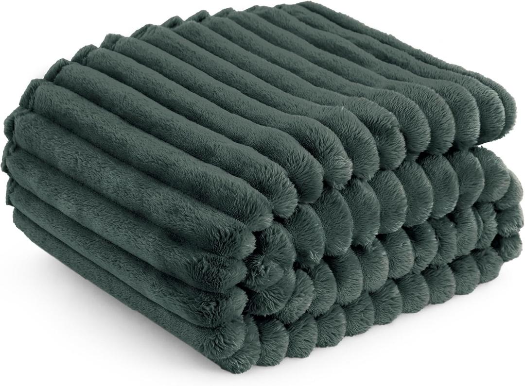 Bedsure Mallard Green Fleece Blanket for Couch - GentleSoft Cozy Soft Blankets for Women, Cute Small Throws for Girls, 50x60 Inches