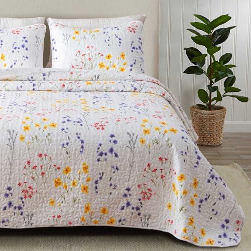 great bay HOME Marianne Collection 3 Piece Quilt Set with Shams. Reversible Floral Bedspread Coverlet. Machine Washable. (Full / Queen, Multi)