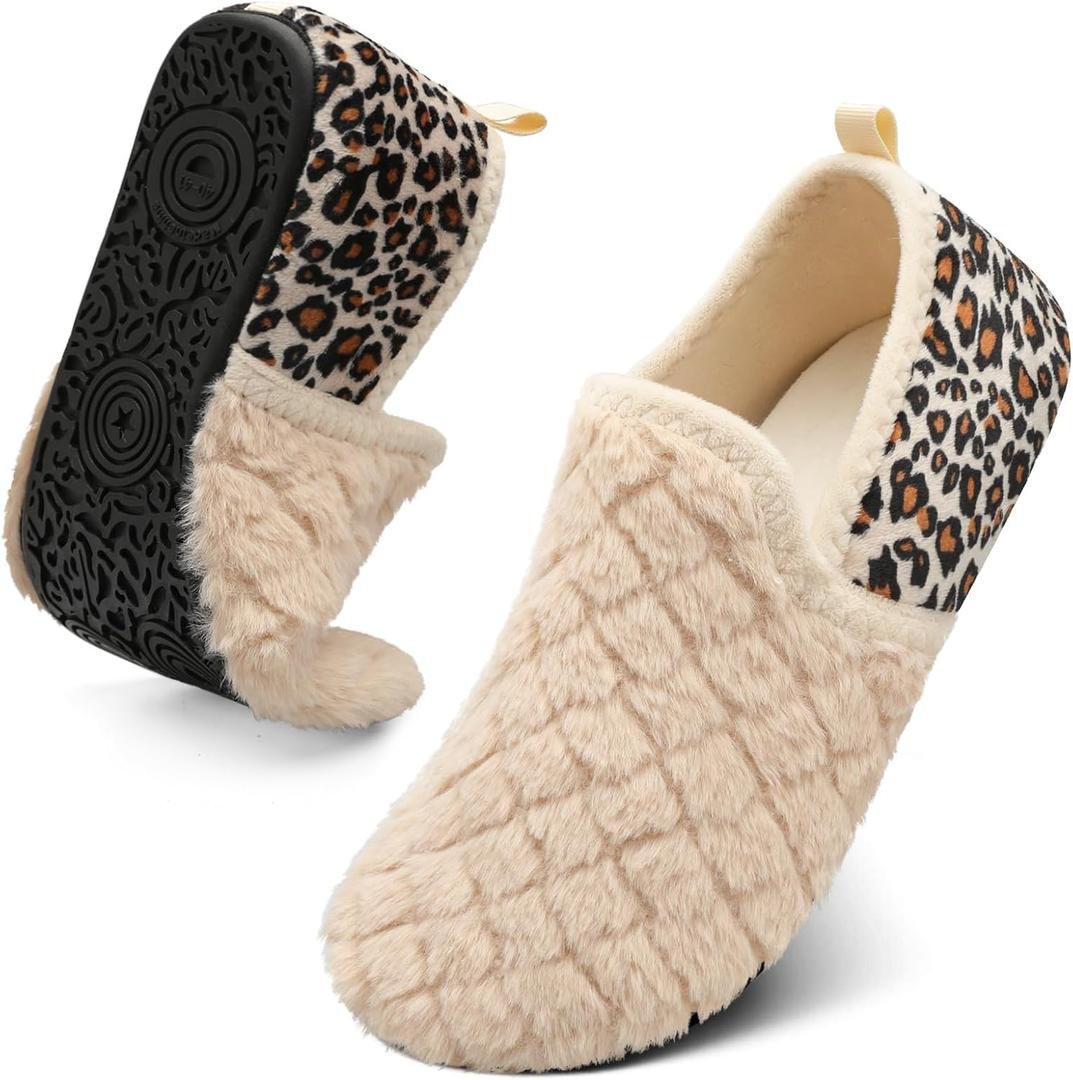 Spesoul Slippers for Women Men Furry Indoor House Shoes Soft Rubber Sole Slipper Socks Slip On House Slippers for Bedroom Home Office Travel Yoga (7-7.5 Women/5.5-6 Men, Ty1 Beigeleo)