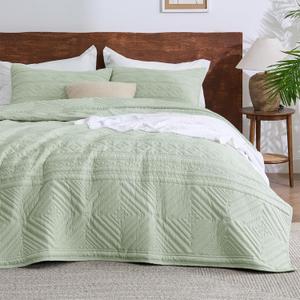 Bedsure Boho Quilt King Size - Lightweight Bedspread King Size with Geometric Stitched Pattern, Sage Green Farmhouse Soft Bedding Set Coverlet with 2 Pillow Shams for All Seasons, 106x96 inches