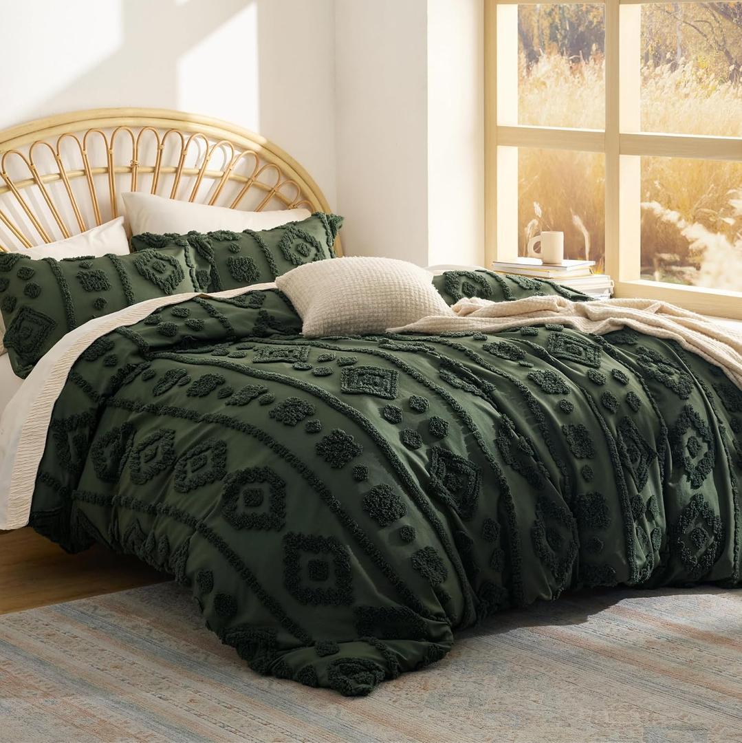 Bedsure Queen Size Comforter Set - Dark Green Tufted Boho Bed Set, Farmhouse Shabby Chic Embroidery Bedding for All Seasons, 3 Pieces, 1 Soft Jacquard Queen Comforter and 2 Pillow Shams