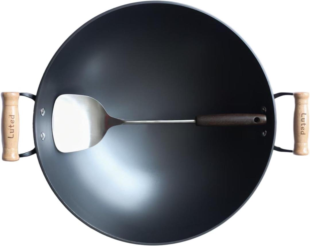 Chinese woks with a lid and a Spatula stir-fry pans deep fryer Cast Iron 16 Inches round bottom pot Uncoated for Open Fire not easy to rust not easy to stick and durable for about 4-8 people
