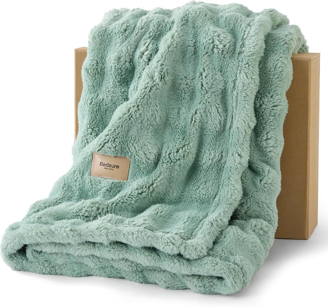 Bedsure 3D Fleece Bubble Blanket for Couch - GentleSoft Green Spring Throw Blanket for Sofa Bed Home Decor - Luxury Soft Cozy Gifts for Women, Lightweight, All Seasons, Sage Green,50"60"