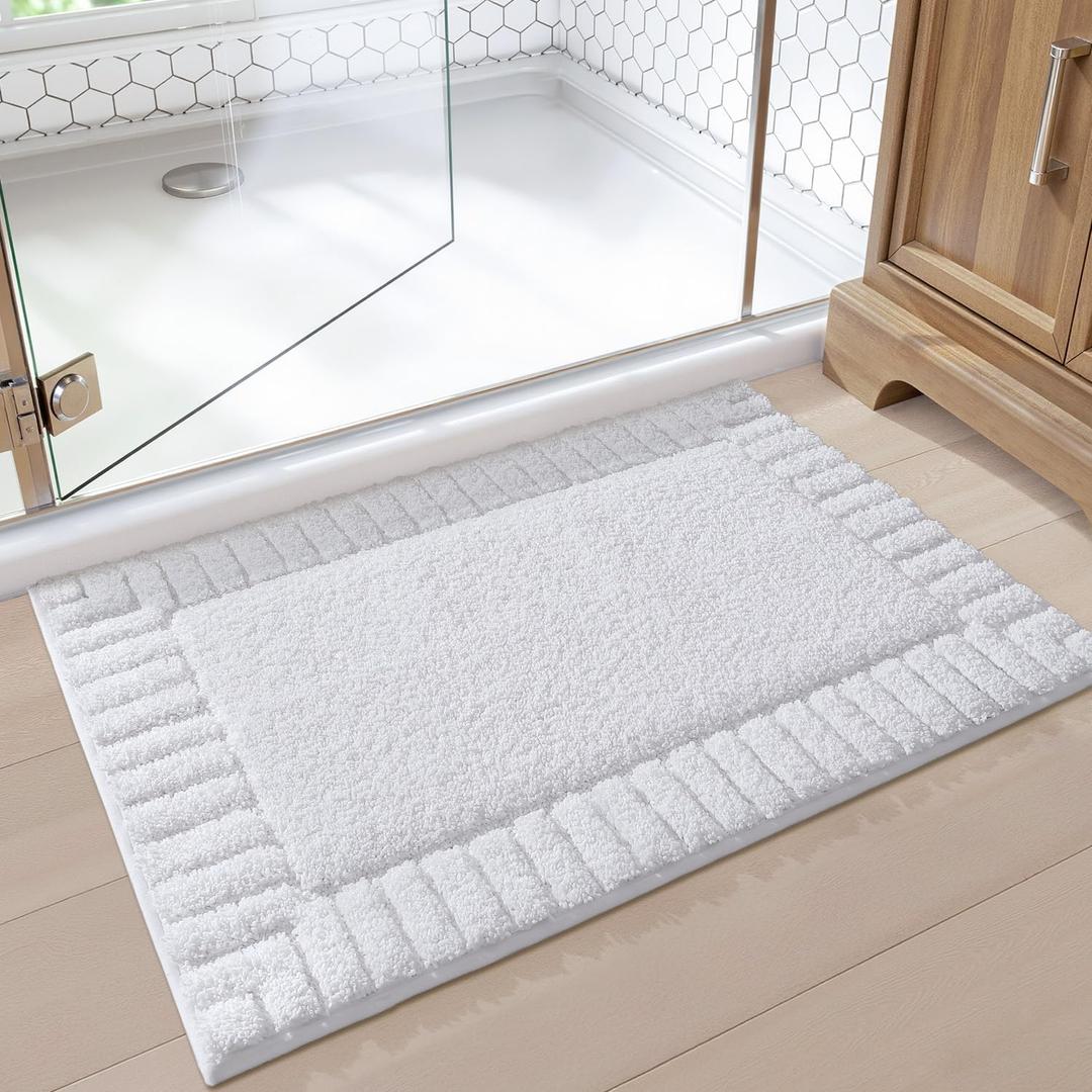 LUMI Bathroom Rugs Non Slip with Rubber Backing, Extra Soft Plush Microfiber Bath Rug Absorbent, Machine Washable Bath Mat Quick Dry for Tub, Shower, Hotel, White, 20"x32"