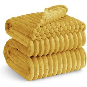 Bedsure GentleSoft Honey Full Blanket for Couch - Cozy Soft Blankets for Women, Cute Small Fleece Throws for Girls, Birthday Gifts for Women Decor Gifts for Mom, 84x90 Inches