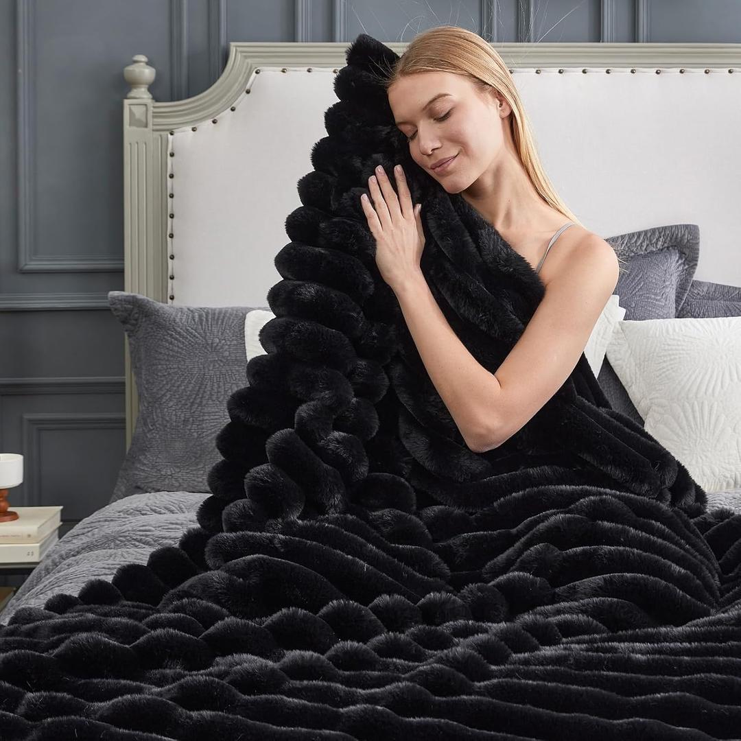 Cozy Bliss Faux Fur Throw Blanket for Couch, Cozy Warm Plush Striped Blanket for Sofa Bedroom Living Room, 60 * 80 Inches Black