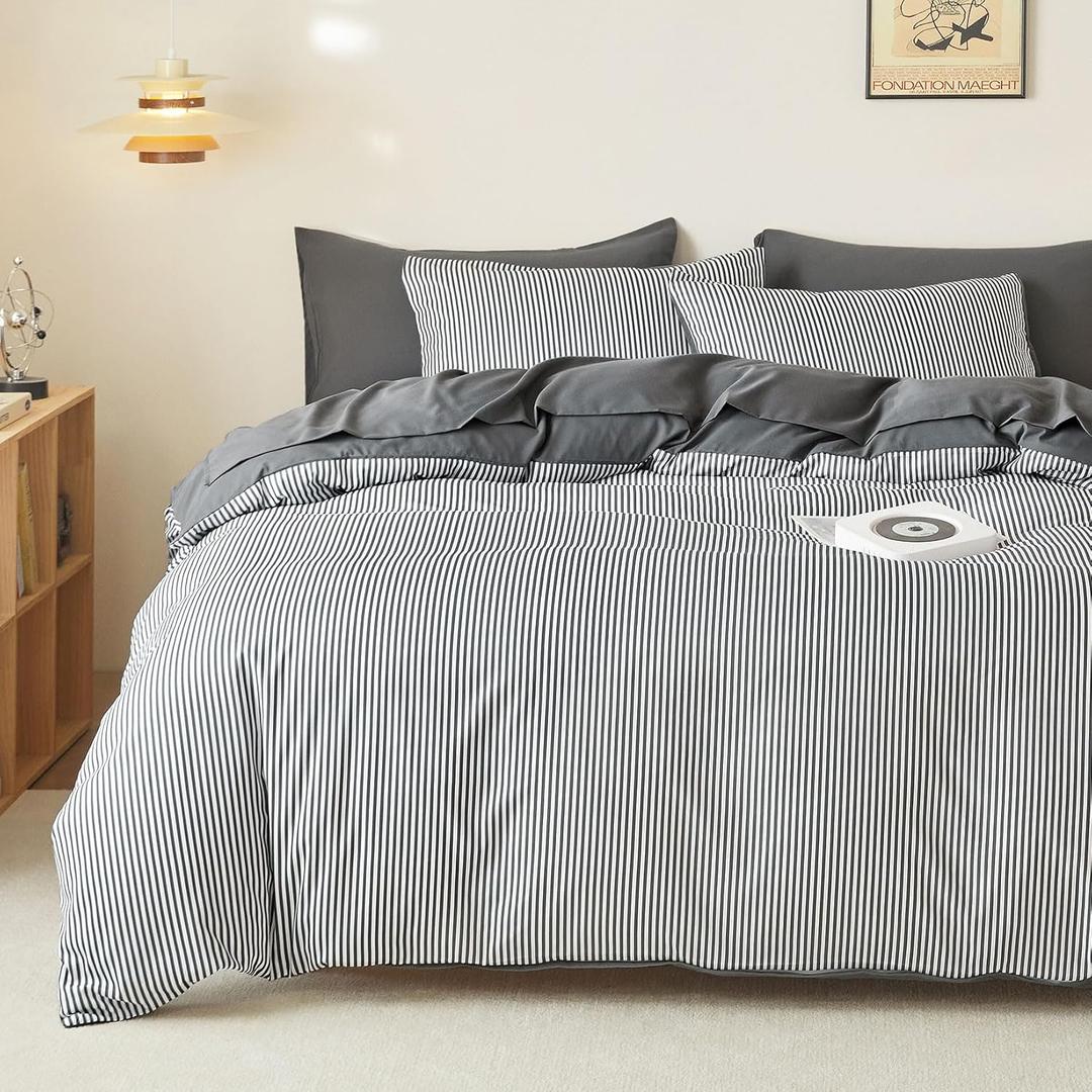 Wake In Cloud - Striped Comforter Set, Ticking Stripe Vertical Pinstripe Neutral Farmhouse Pattern Printed, Soft Lightweight Bedding, 3 Pieces, Dark Gray White, Full Size