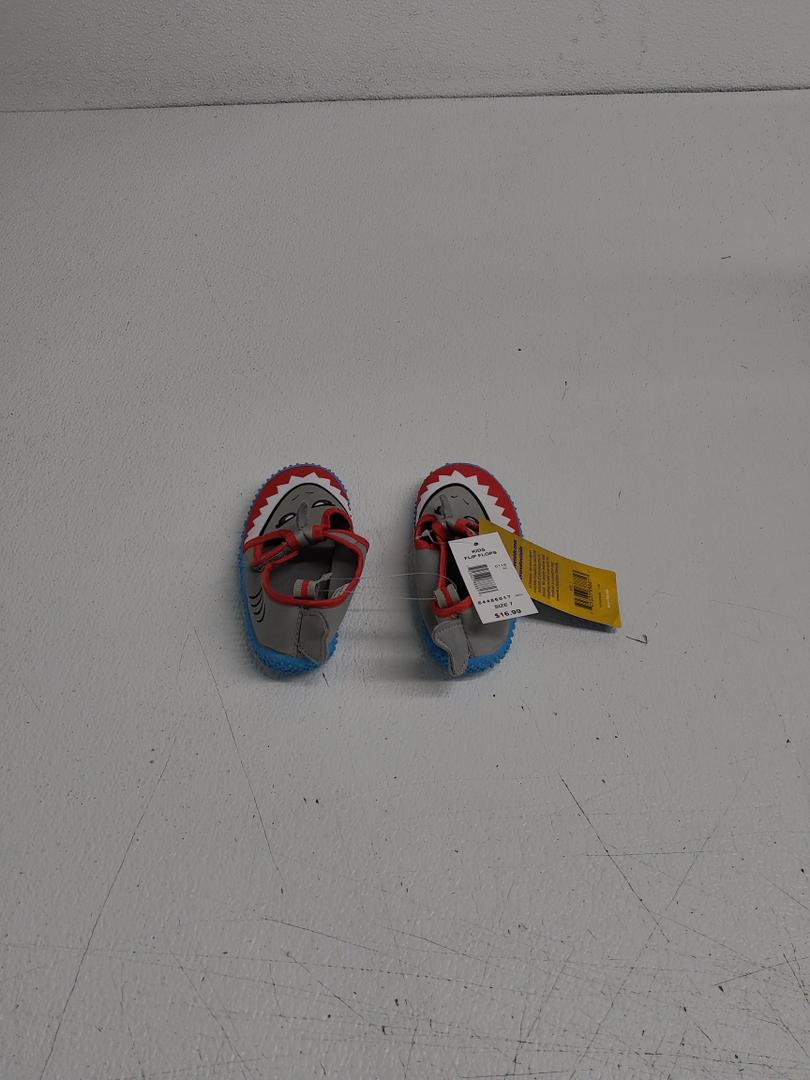 Everest Water Friendly Shark Shoes Toddler Size 7 Non-Slip Blue / Red/ Grey