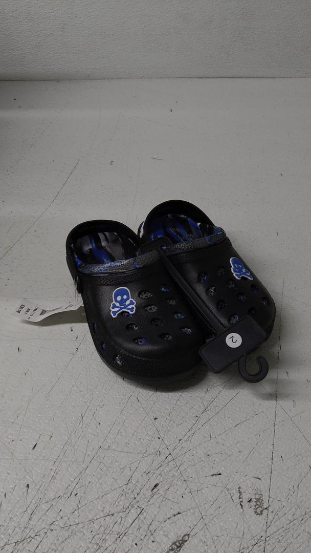 B BLACK SKULL CHARM CLOG 2