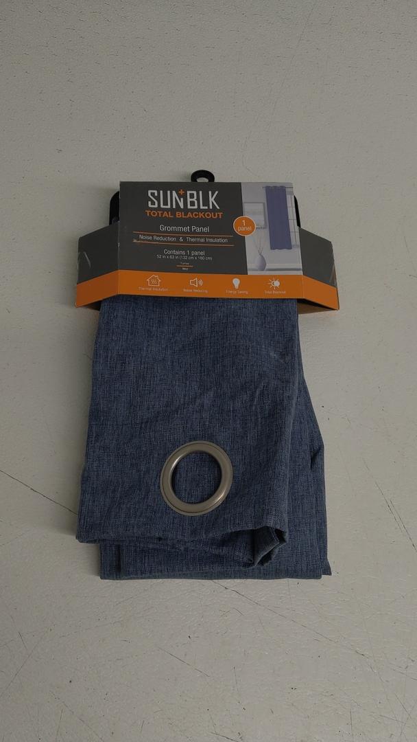 SUNBLK TOTAL BLACKOUT Contains 1 panel 52 in x 63 in Navy