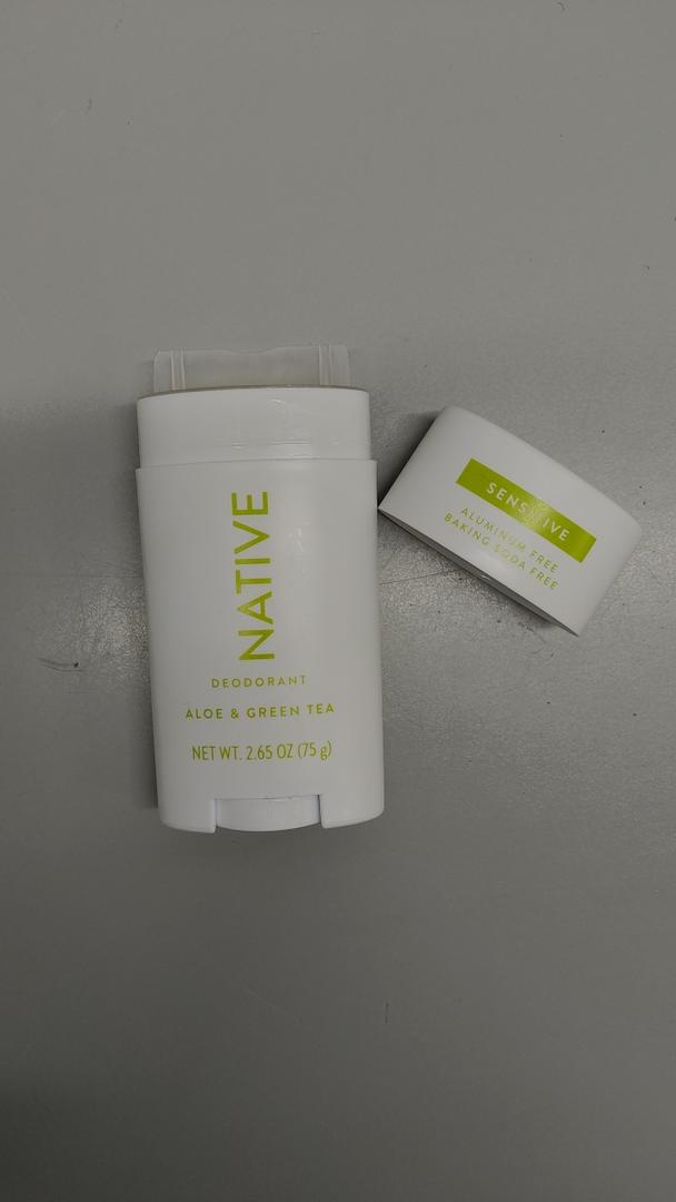 Native Sensitive Deodorant Contains Naturally Derived Ingredients, 72 Hour Odor Control | Deodorant for Women & Men, Aluminum Free with Baking Soda, Coconut Oil and Shea Butter, Aloe & Green Tea