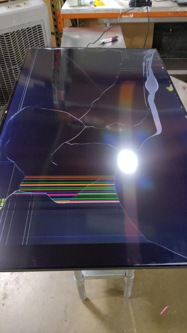 Pallet of 4Pcs  Broken TVs