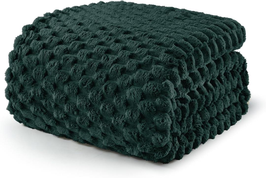 Exclusivo Mezcla Fleece King Blanket for Bed, Extra Large Fuzzy Forest Green Bed Blankets, Soft Cozy Plush Sofa Throws for All Seasons, 90x104 Inches