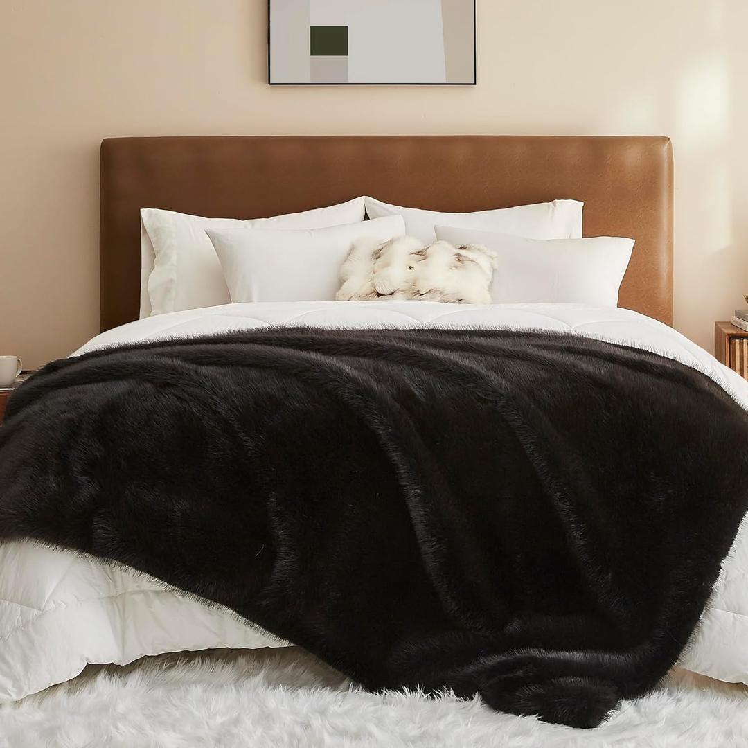 L'AGRATY Faux Fur Throw Blanket: 50''x 60'' Luxury Fluffy Plush Thick Faux Fur Blanket for Bed Couch Sofa - Cozy Soft Fuzzy Blankets for Women Man: Minky Couture Decoration Blanket (Black)