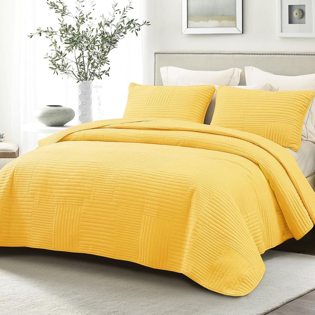 Whale Flotilla Ultra Soft Queen Quilt Bedding Set, Lightweight Microfiber Yellow Quilts Bedspreads Full Size, 3 Piece Ultrasonic Geometric Coverlet Bed Cover for All Seasons