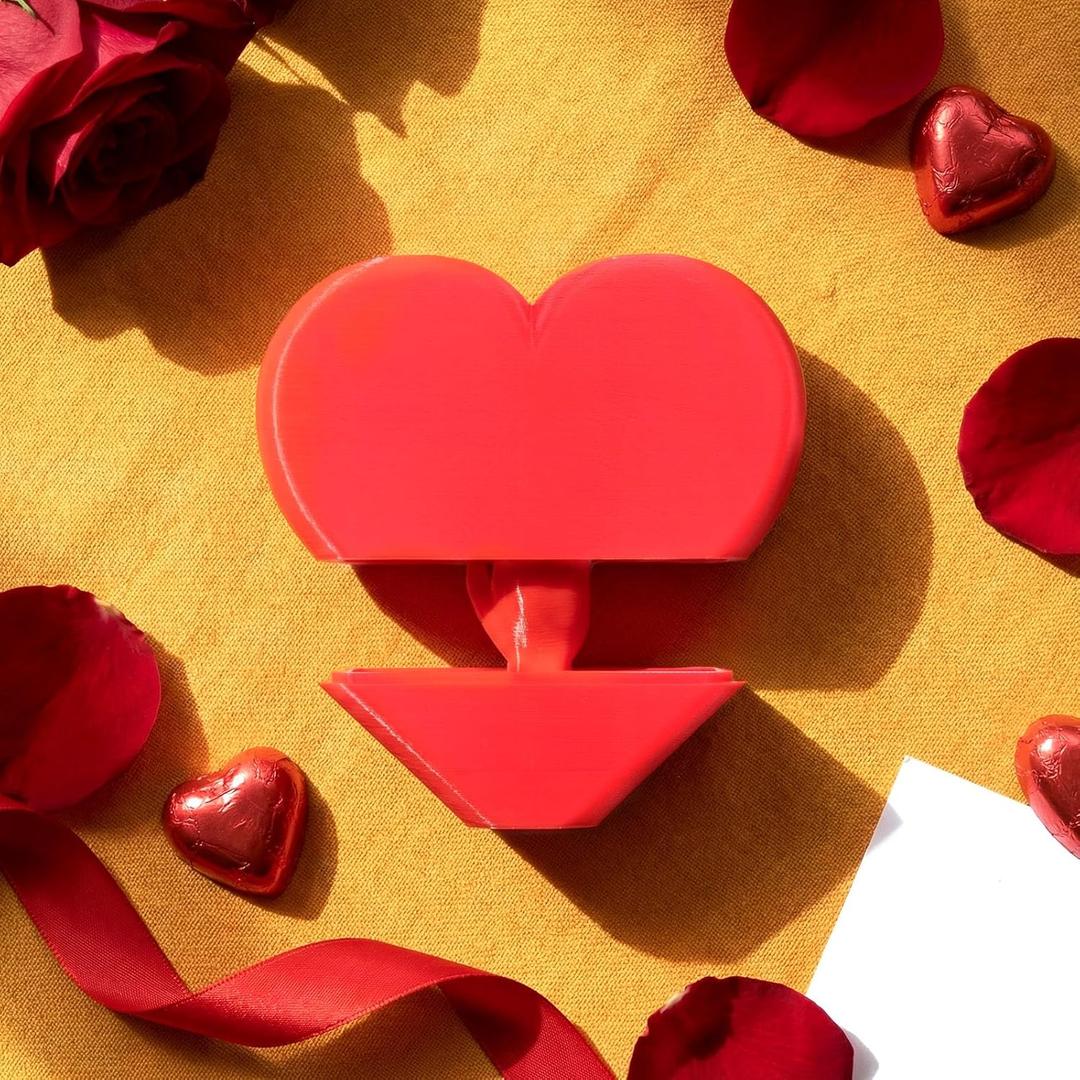 Civaner 1 Pack Valentine Funny Gift in Heart Box, Prank Funny Surprise for Her or Him, Valentine's Day Gift for Boyfriend Girlfriend, Cute Desk Love Joke Ornament, 3.8 x 3.2 Inch