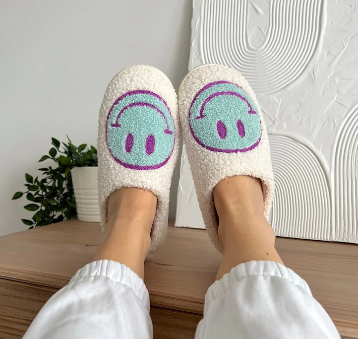 Smile Face Slippers for Girls Boys, Cute Soft Plush Anti-slip House Kids Girls Slippers with Memory Foam Warm Cartoon Happy face Shoes for Indoor Outdoor Toddler Girls