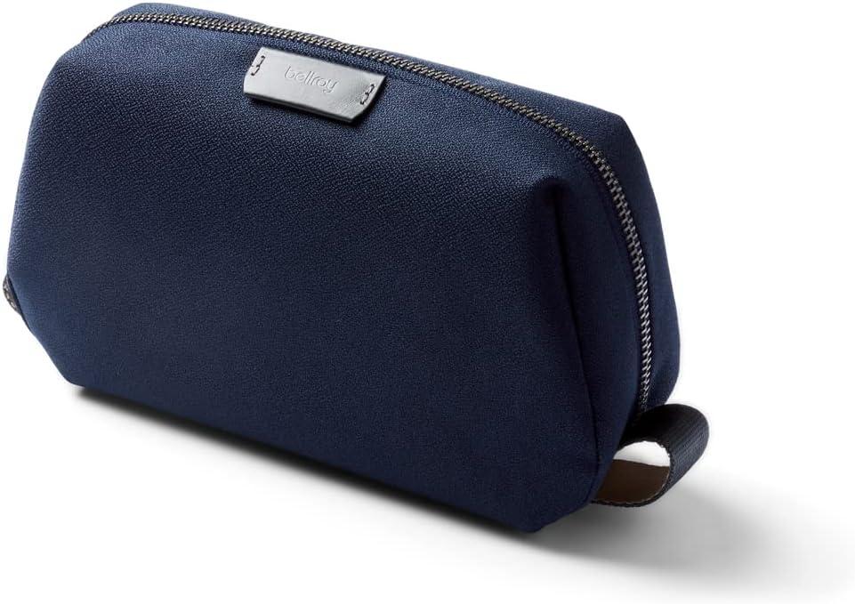 Bellroy Toiletry Kit (Unisex Toiletry Bag, Zipper Closure, Water-Resistant Lining, Toothbrush Sleeve with Magnetic Closure, Internal Mesh Pocket Organization) -Bronze (Navy)