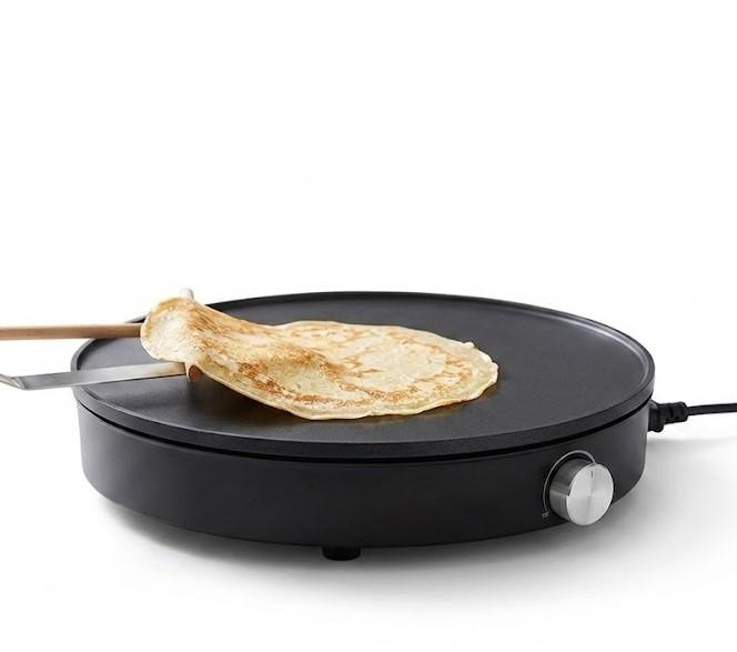 Electric Crepe Maker, Non-Stick Griddle for Pancakes and Crepes with Adjustable Temperature Control