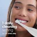 Oral-B Pro 100 3D White, Battery Toothbrush, White