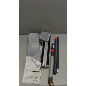 18 Professional Microfiber Mop Large Flat Mops for Floor Cleaning 4 Reusable Washable mop Pads Hardwood Cleaning System Wet and Dust Mop with 61in Long Stainless Steel Handle