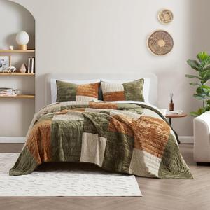 Wonderful 3-Piece Velvet Patchwork Quilt Set, Queen Striped Channel Stitch Green Quilt,Pet-Friendly,Soft Lightweight Comforter Versatile as Quilt/Bedspread for Adults Teens Kids Bedroom,94"x94"