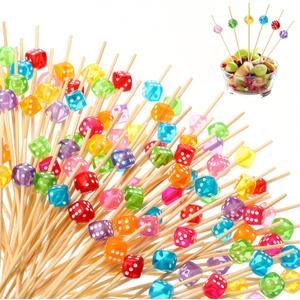 Reallnaive 300 Pcs Dice Cocktail Picks Casino Party Decoration 4.7 Inch Dice Fruit Dessert Toothpick Sticks for Casino Game Night Las Vegas Poker Birthday Party Table Supplies(Multicolor)