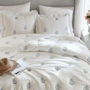 Intelligent Design Aglaia Full/Queen Blue Floral Ruffle Quilt, Modern Farmhouse Cottagecore Bedding, Ultra Soft All-Season Quilt Set with 2 Pillow Shams