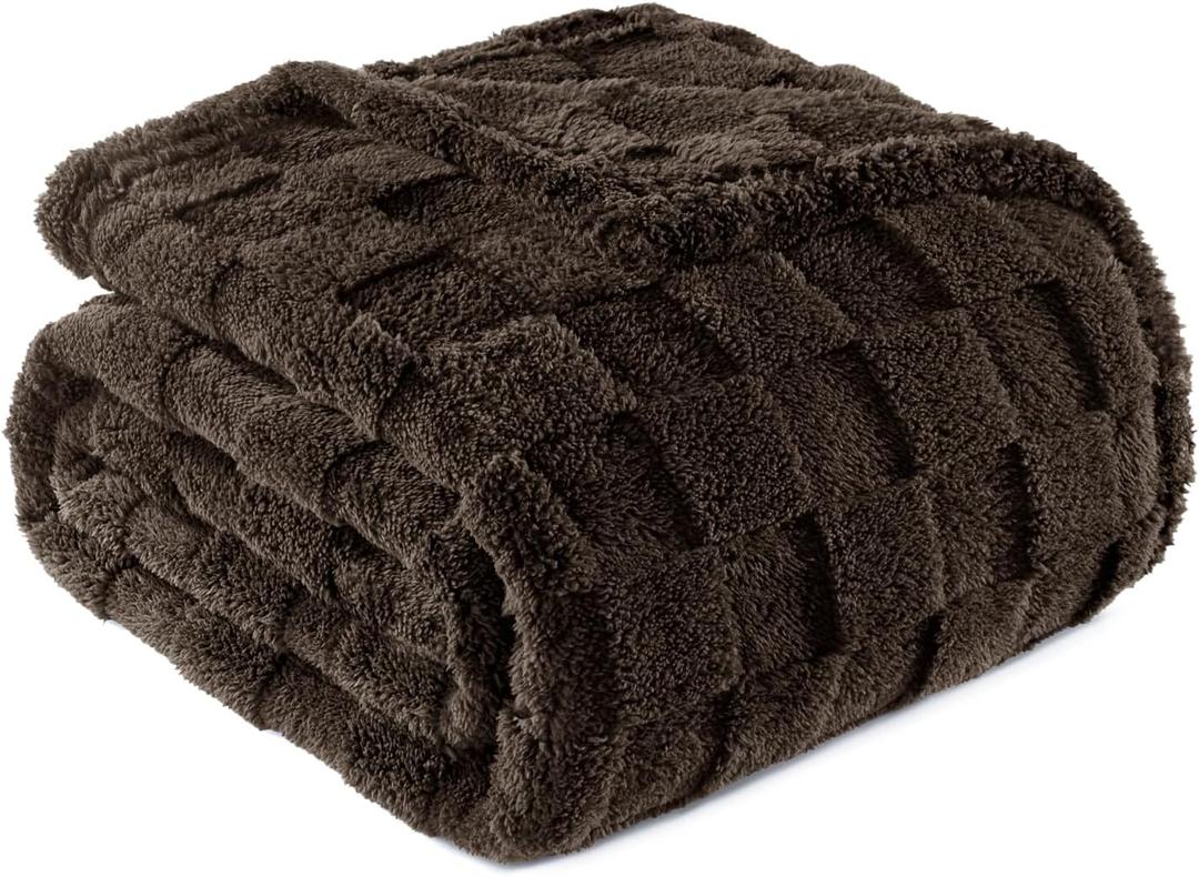 Exclusivo Mezcla Fleece Throw Blanket for Couch,Super Soft and Warm Lightweight Checkered Pattern Blankets for All Seasons, 50x60 Inches, Coffee