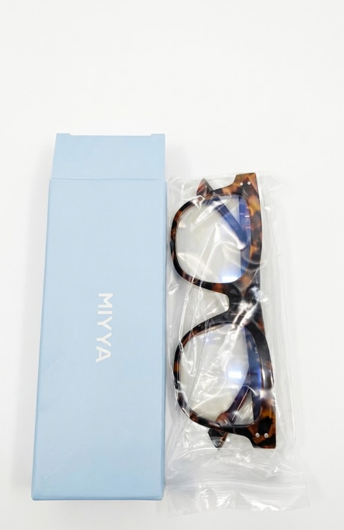 miyya Blue Light Glasses for Women & Men – Oversized UV & Blue Light Blocker Chunky Frames, Stylish Eyewear Accessories