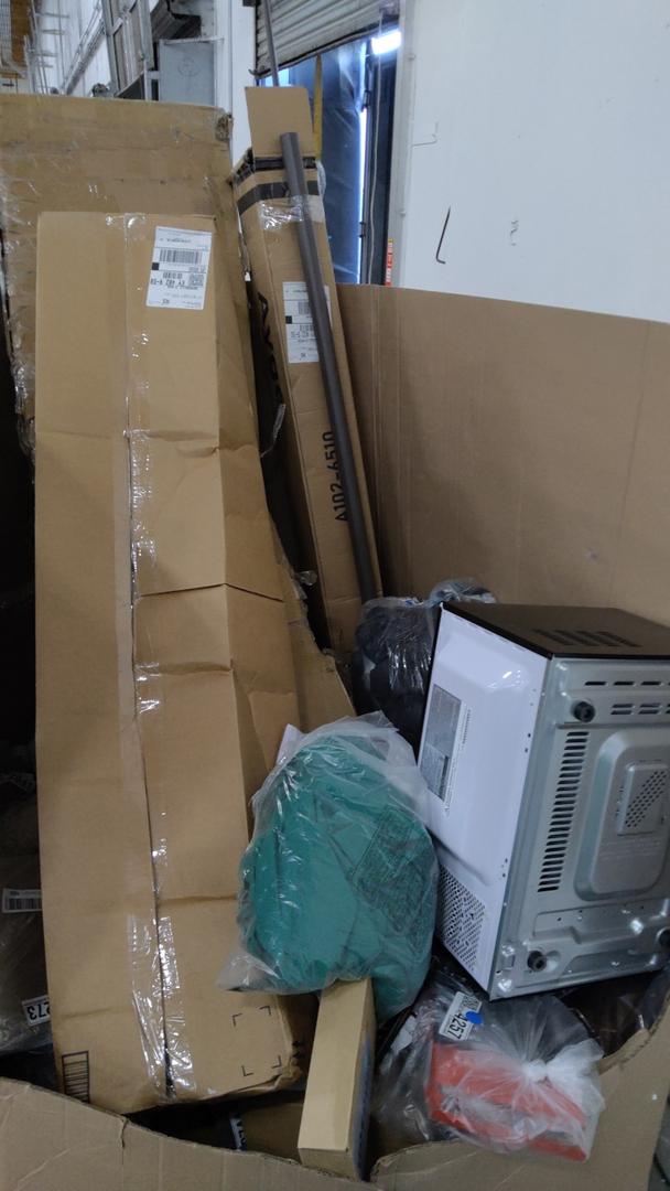 Pallet of Salvage Items