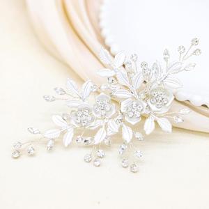 Oriamour Wedding Clip Rhinestone Bridal Comb Barrette Head Pieces for Women Bridal Headdress Flower Accessories for Brides and Bridesmaids Silver