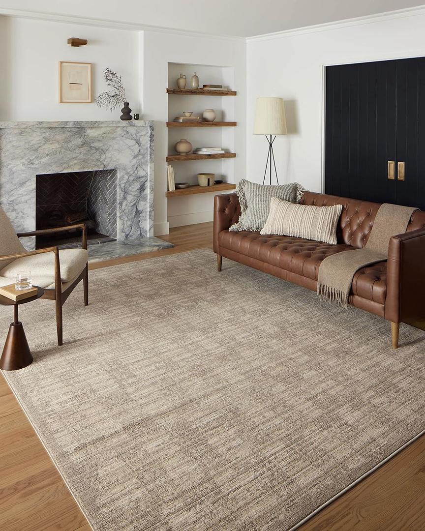 Loloi Darby Collection DAR-07 Pebble/Sand 2'-7" x 4' Accent Rug