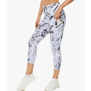 Custer's Night Women's High Waisted Yoga Capris with Pockets Tummy Control Workout Sports Running Capri Leggings, L/XL, Marble Texture
