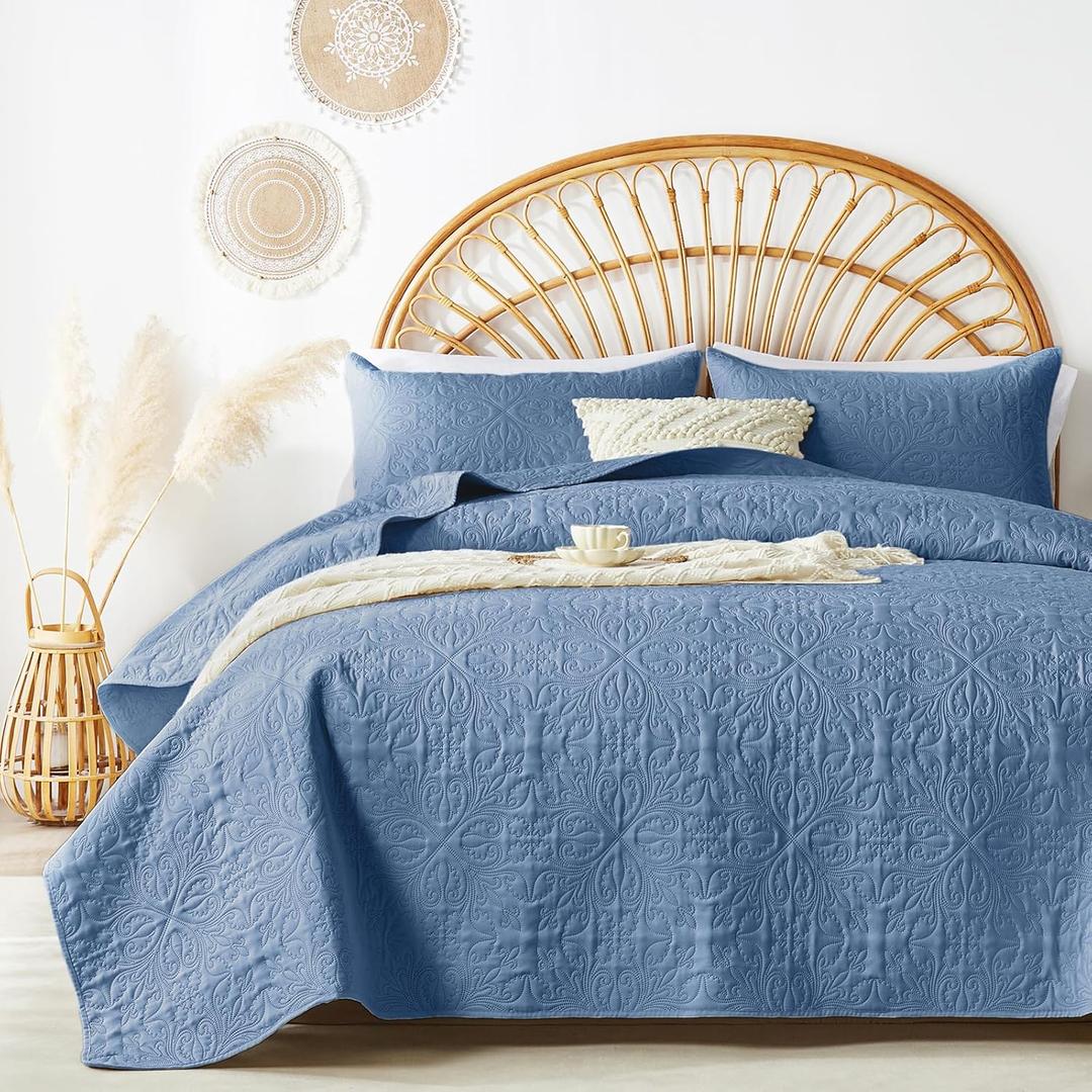 akkialla King/Cal King Quilt Bedding Set for All Seasons,Lightweight Bluish Grey Bedspreads King Size,Modern Style Microfiber Soft Floral Pattern Coverlet Set(1 Quilt,2 Pillow Shams)