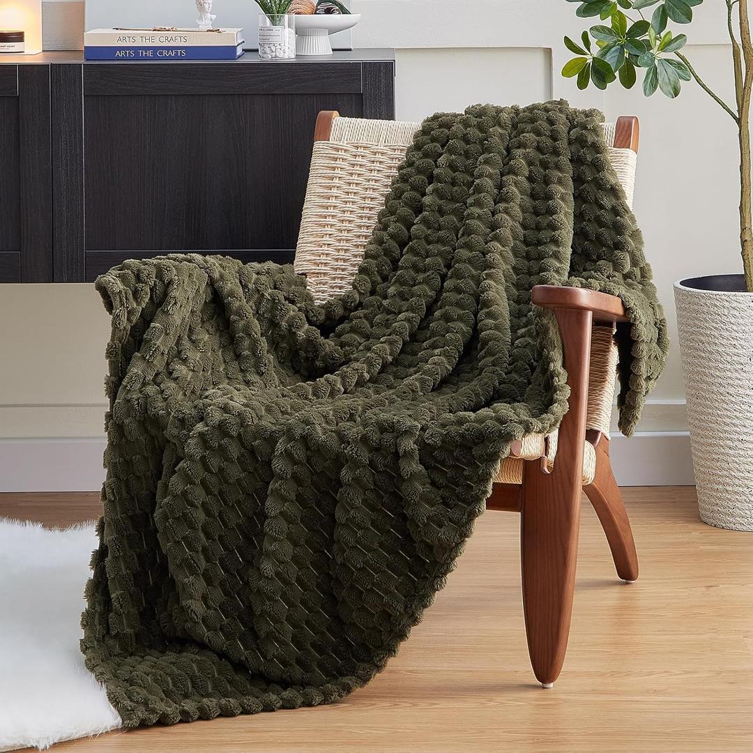 EXQ Home Fleece Throw Blanket for Couch or Bed - 3D Imitation Turtle Shell Jacquard Decorative Blankets - Cozy Soft Fuzzy Flannel Blanket Suitable for All Seasons, (50"60", Dark Green)