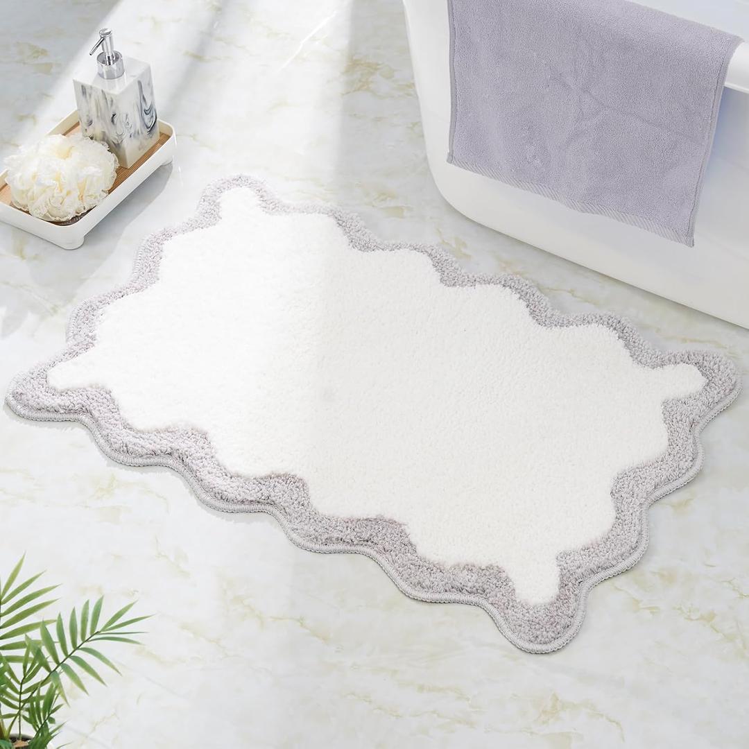Luxury Cute Bathroom Rugs, White Bath Mat W/Grey Scalloped Edge, Microfiber Aesthetic Trendy Funky Fun Preppy Rug, Extra Soft Bathroom Mat Non-Slip for Tub, Shower, and Bath Room 30'' x 20'' (1'8" x 2'6" (Rectangular))