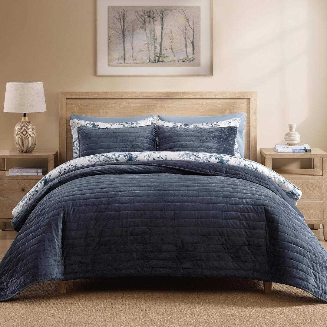 WRENSONGE Velvet King Size Quilt Set-3 Pieces Blue Grey Luxurious Velvet Striped Channel Comforter with 2 Shams, Soft Bedspread Coverlet Quilted Bedding Set for All Season