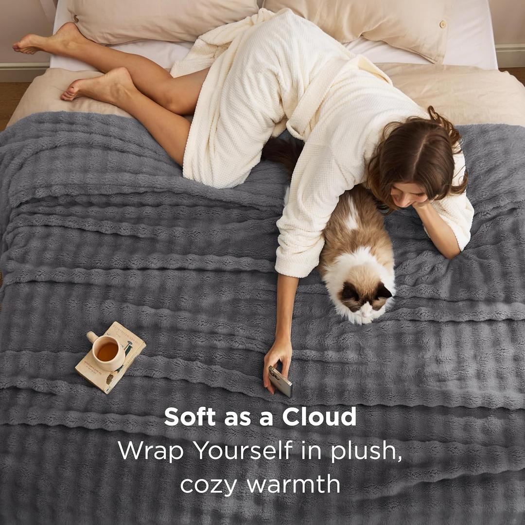 Bedsure 3D Fleece Bubble Blanket - GentleSoft Grey King Blanket for Sofa Bed Room Decor - Luxury Soft Cozy Gifts for Women, Lightweight, All Seasons, Grey, 108"90"