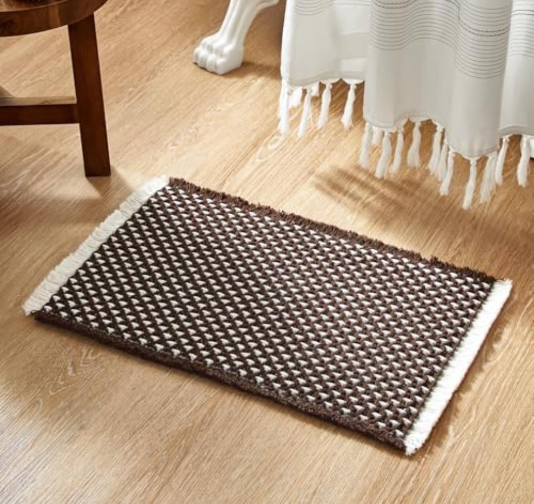 TYUU Boho Bathroom Rugs, Super Absorbent Non Slip Waffle Bath Mat Quick Dry Bath Rugs Washable Boho Farmhouse Bathroom Rugs, Brown and White 24"x16"