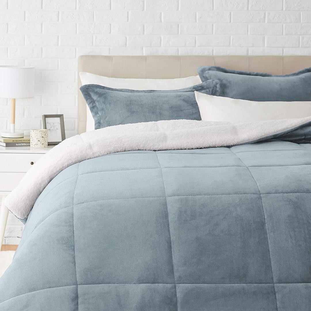 Amazon Basics 3-Piece Micromink Sherpa Bedding Set, Ultra-Soft Down Alternative Comforter, Warm All Season, King, Tide Pool Blue