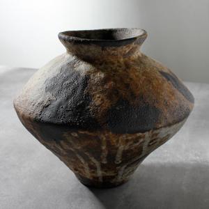 Rusty Ceramic Vase, Wabi Sabi Decorative Pottery Flower Vase for Centerpieces, Table, Living Room, Bedroom, Bathroom, Retro Country Farmhouse Decor, 8.2"L x 8.2"W x 6.1"H