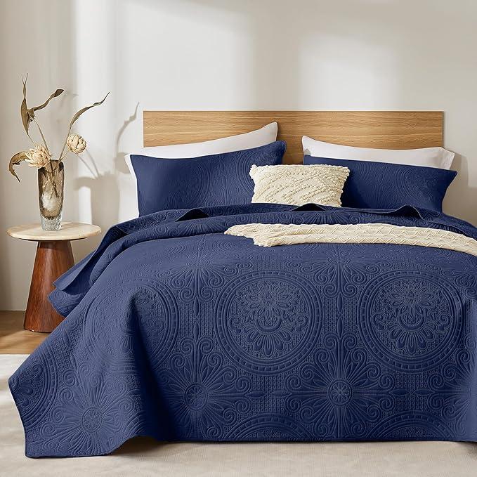 WURUIBO King/Cal King Quilt Set Navy Blue,Ultrasonic Embossed Bedspread, Lightweight Microfiber Coverlet, Modern Thin Bedding Set for All Season