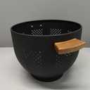 Metal Colander with Wood Handle and Stable Base, Powder Coated Steel Kitchen Strainer Basket for Draining Pasta, Vegetable and fruit (7quart,Matte Black)
