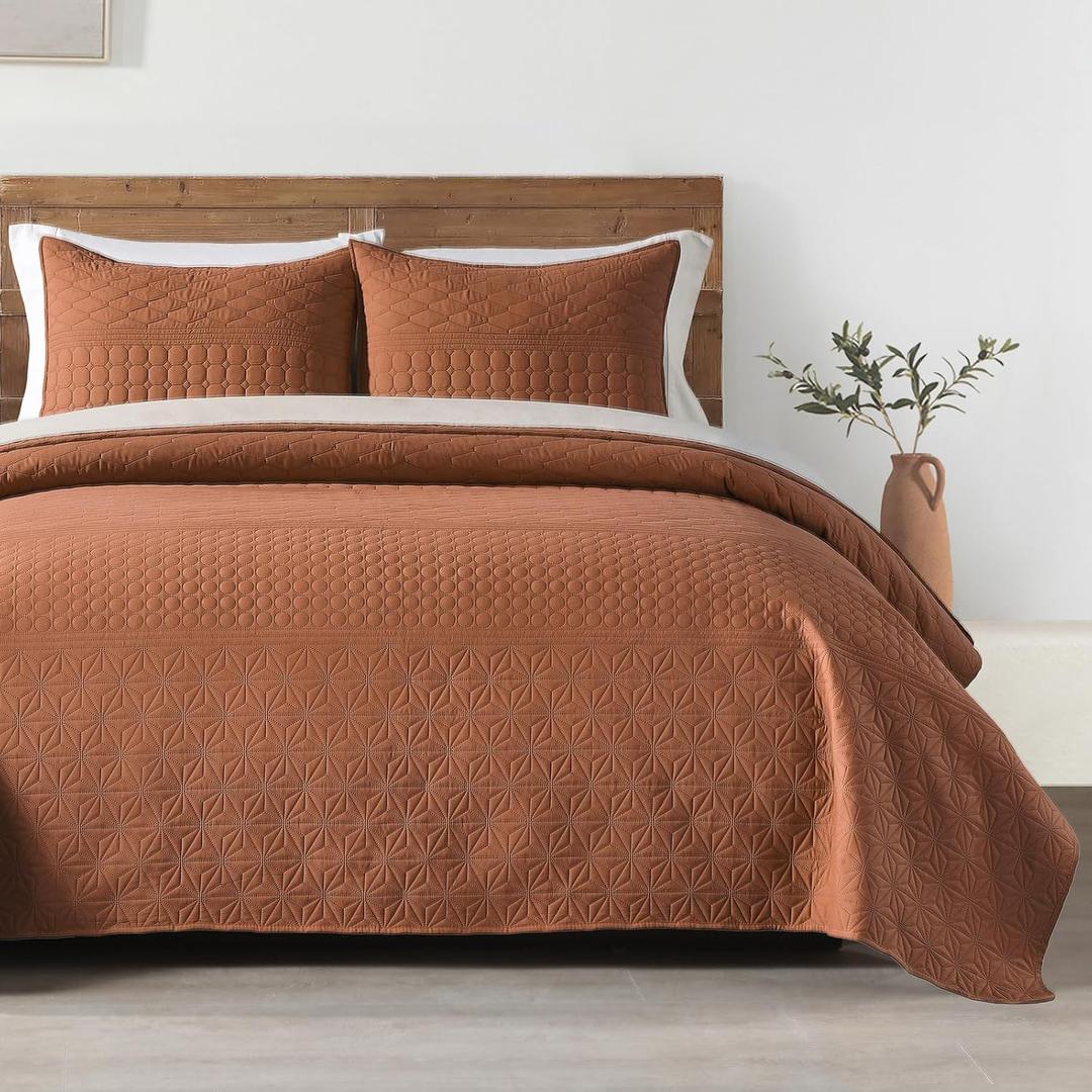 HORIMOTE HOME Burnt Orange Queen Size Quilt Set - Soft Microfiber Bedspread with 2 Shams, Lightweight & All-Season Geometric Coverlet for Cozy Bedding, Full/Queen