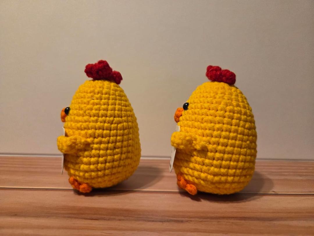 DanSanVN 2pcs Best Friend Birthday Gifts for Women - Funny BFF Gift, I Love You Bestie, Handmade Crochet Chicken, Friendship Gift for Her, Christmas or Just Because
